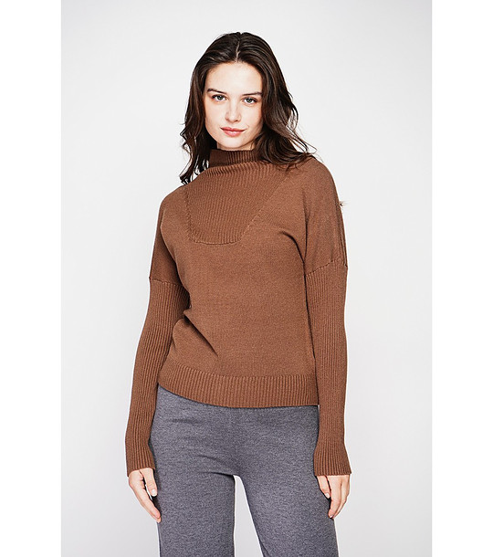 Кафяв дамски оversize пуловер снимка