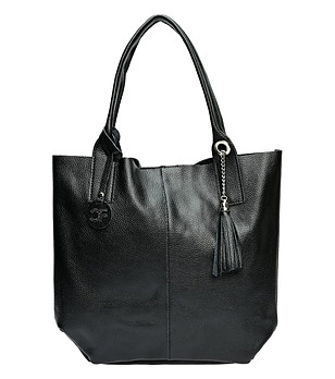 Черна дамска кожена чанта с пискюл снимка