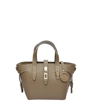 Дамска чанта в цвят таупе от естествена кожа снимка