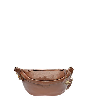 Кафява дамска чанта от естествена кожа снимка