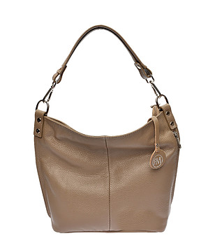 Кожена дамска чанта в цвят таупе снимка