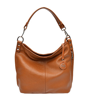 Кожена дамска чанта в цвят коняк снимка