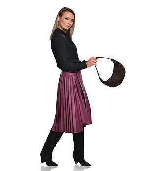 Кафява чанта тип хобо от велур снимка