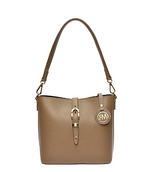 Дамска кожена чанта в таупе снимка