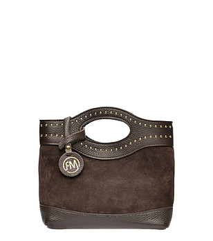 Кожена дамска чанта в кафяво снимка