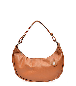 Дамска кожена чанта за рамо в цвят коняк снимка