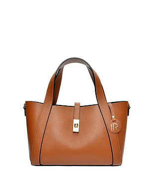 Кожена дамска чанта в цвят коняк с несесер снимка