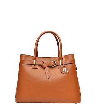 Дамска чанта от естествена кожа в цвят коняк снимка