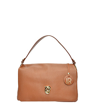 Дамска чанта от естествена кожа в цвят коняк  снимка