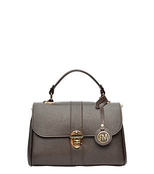 Тъмнокафява дамска кожена чанта снимка