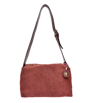 Дамска чанта от велур в бордо снимка