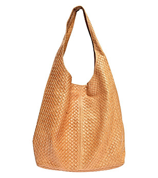 Дамска кожена чанта с релеф в цвят коняк снимка