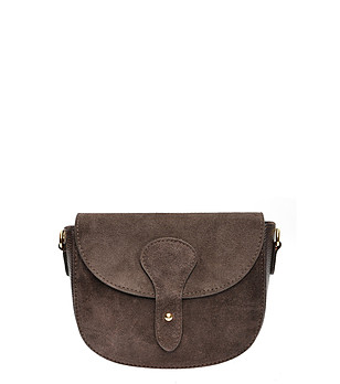 Кафява кросбоди чанта от естествен велур снимка