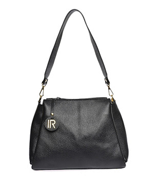 Дамска черна чанта от естествена кожа снимка