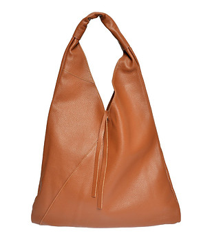 Дамска чанта от естествена кожа в цвят коняк снимка