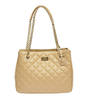 Дамска кожена чанта в бежов нюанс снимка