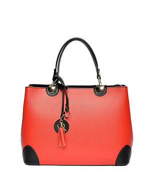 Дамска кожена чанта в червено и черно снимка