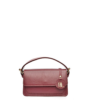 Кожена дамска чанта в бордо снимка