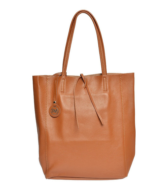 Дамска кожена чанта в цвят коняк снимка