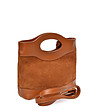Кожена дамска чанта в цвят коняк-2 снимка