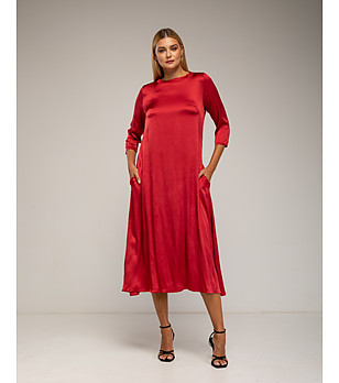 Oversize рокля в бордо с коприна снимка