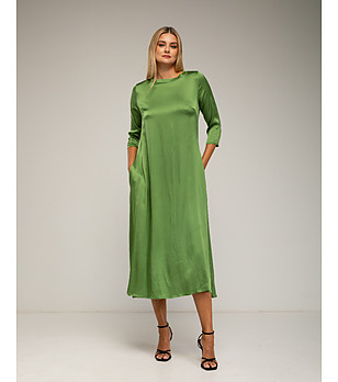 Oversize рокля в зелено с коприна снимка