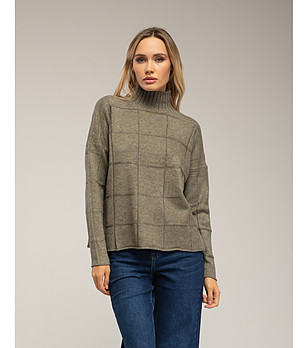 Дамски пуловер в цвят каки с контрастни карета снимка