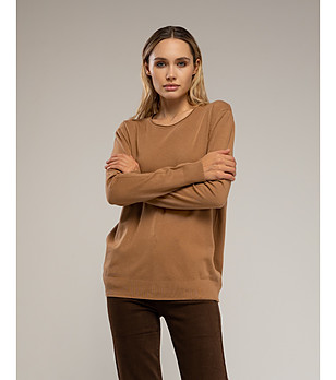 Дамски тънък пуловер в цвят камел снимка