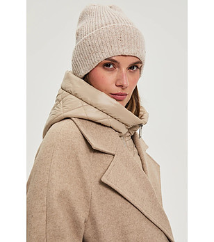 Дамска шапкав бежов меланж снимка