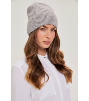 Дамска сива шапка с рипсена плетка снимка