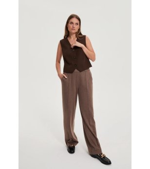 Дамски елек с копчета в кафяв нюанс снимка