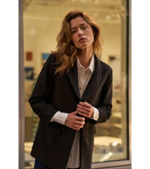 Дамско черно сако с копчета снимка