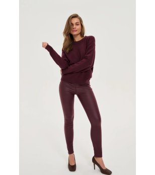 Дамски слим панталон в бордо снимка