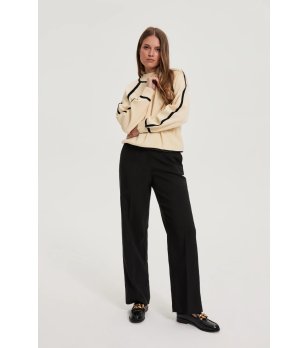 Черен дамски панталон снимка