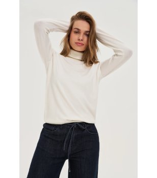 Дамски пуловер в цвят слонова кост с поло яка снимка