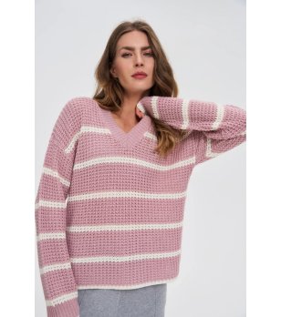 Дамски розов пуловер на бели райета снимка