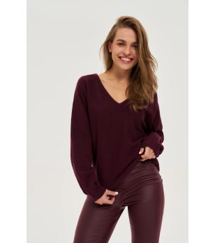 Дамски пуловер в бордо снимка