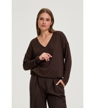 Дамски кафяв пуловер снимка