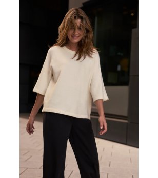 Дамски пуловер в цвят слонова кост снимка