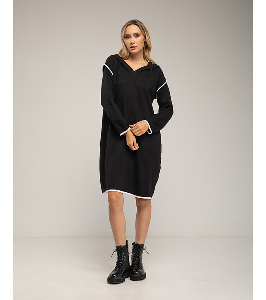 Черна рокля с качулка снимка