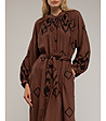 Дълга рокля в кафяво с фигурален принт-3 снимка
