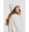 Дамска бяла зимна шапка-1 снимка