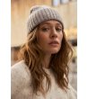 Дамска сива шапка -1 снимка