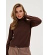 Дамски кафяв пуловер с поло яка -0 снимка