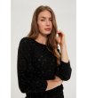 Дамски черен пуловер с декорация-3 снимка