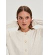 Дамска жилетка в цвят слонова кост с копчета-3 снимка