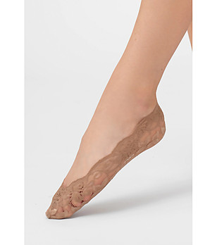 Дамски чорапи тип терлик в бежово с дантела BALETTO снимка