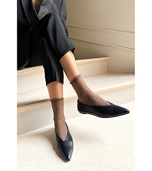 Дамски чорапи в цвят капучино FIORELLA с флорален мотив снимка