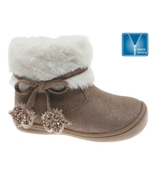 Бебешки боти в цвят таупе с пух снимка