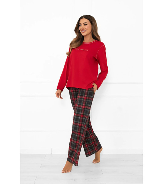 Дамска памучна пижама в червено Rozana с каре снимка